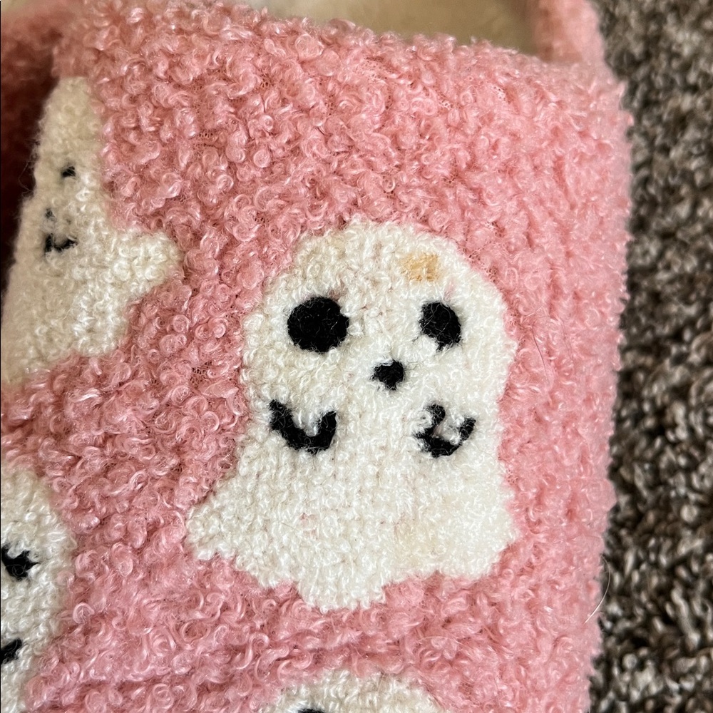 Pink Ghost Pattern Slippers - Picture 2 of 11